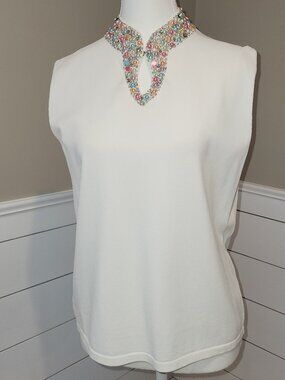 Vintage Classy White Top w/Coloful Beads on Collar-Size M